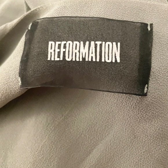 Reformationn Hillary Wrap Dress in Green - Picture 8 of 10